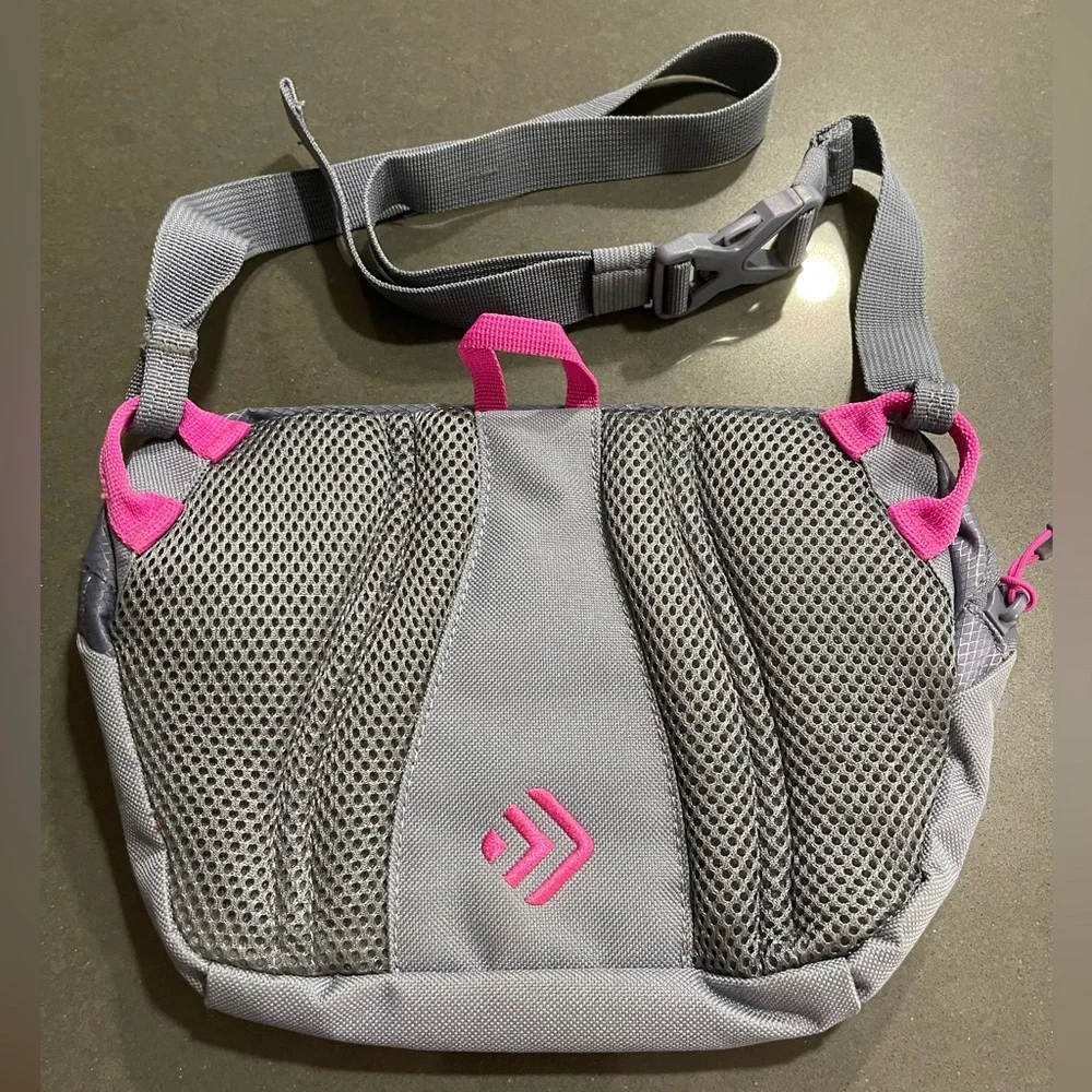 NWOT FANNY PACK/BELT BAG BY OUTDOOR PRODUCTS. Adjustable to 40”. Gray/Pink. - Picture 2 of 10